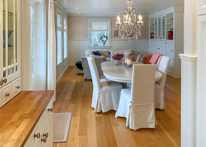 Amazing In With Kitchen בית נופש Eiksund